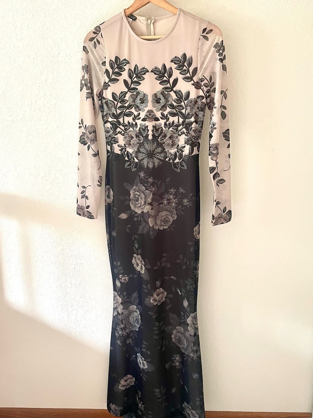 Venus Women’s Full Length Maxi Long Mesh Sleeve Floral Beaded Gown Dress SZ XS